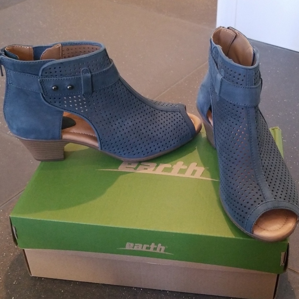 Earth Intrepid Booties